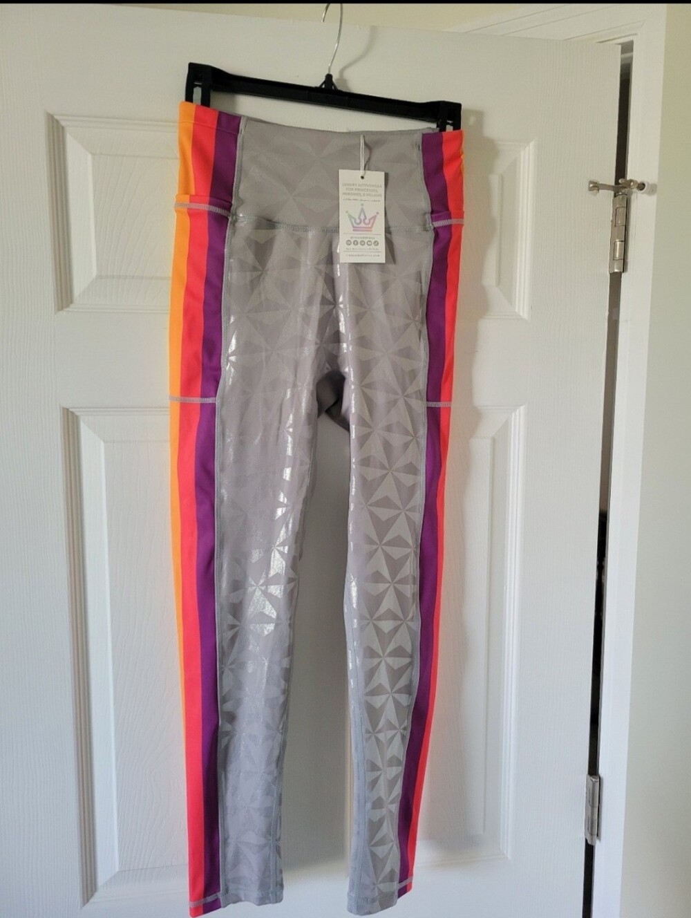 NWT Crowned Athletics Geodesic Day Medium Leggings